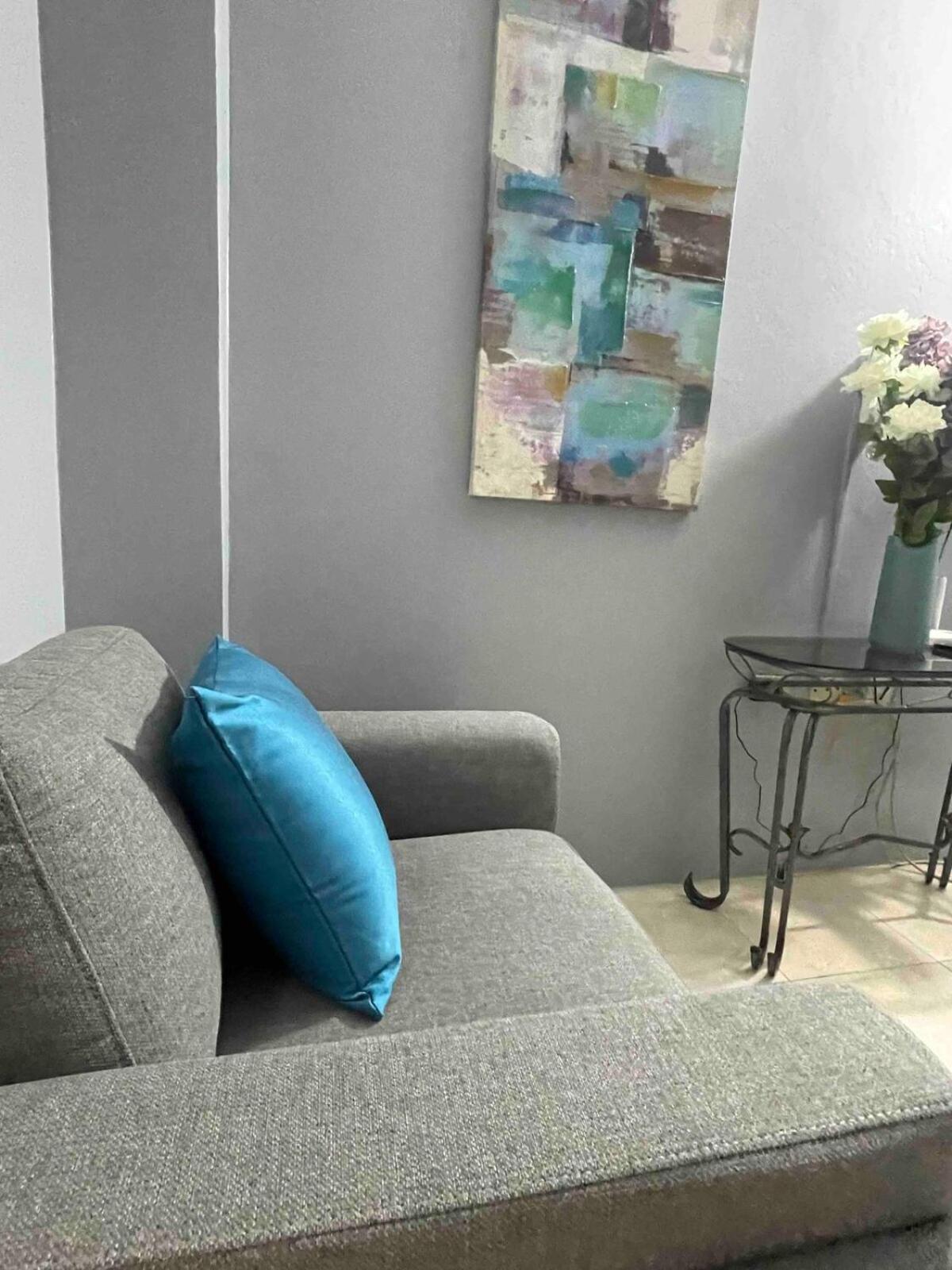 One Bedroom City Apartment Fully Ac With 24Hrs Security Кингстън Екстериор снимка