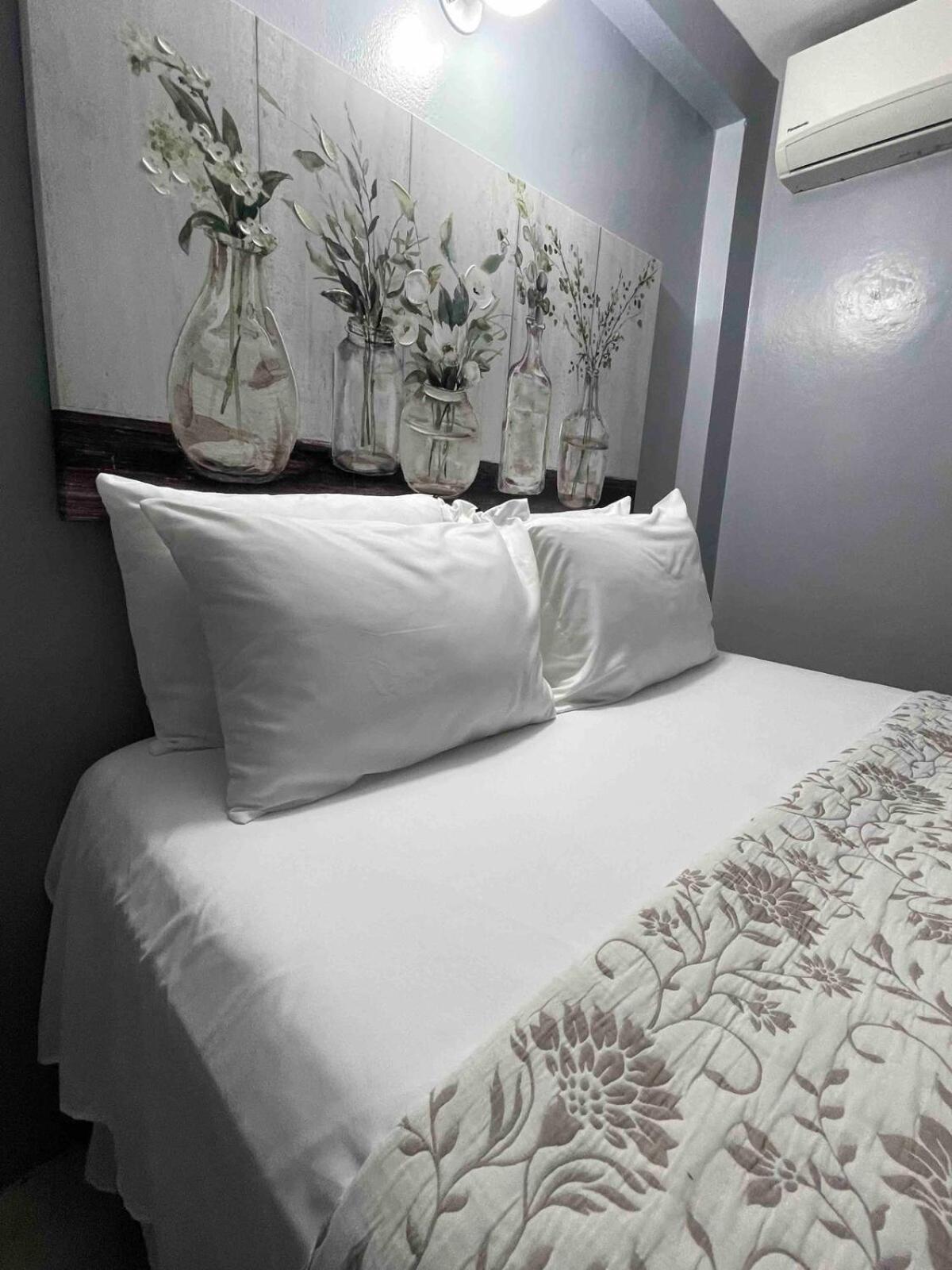 One Bedroom City Apartment Fully Ac With 24Hrs Security Кингстън Екстериор снимка